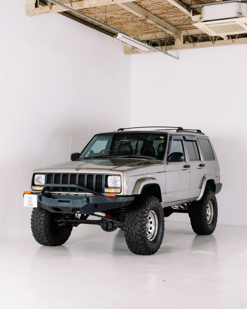 Cherokee XJ Silver